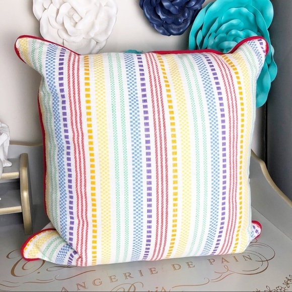 LOVE is love pride pillow - Picture 2 of 10